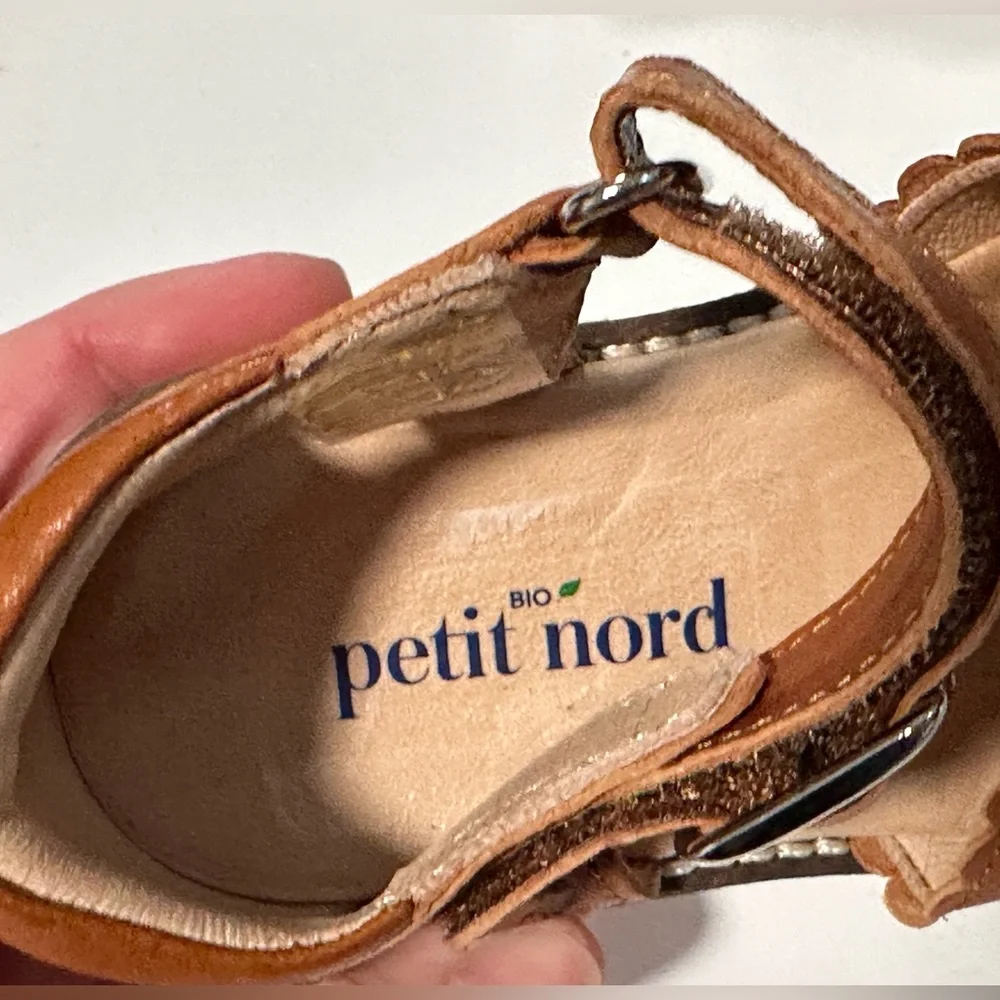Petit Nord Little Girl’s Scalloped Leather Sandals Cognac Size EU 26 - Picture 3 of 9